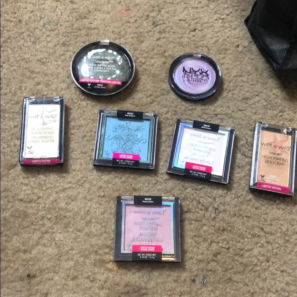 Bundle of limited edition drugstore highlighters!